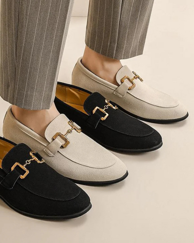 Zapatos de ante de lujo para un estilo elegante.