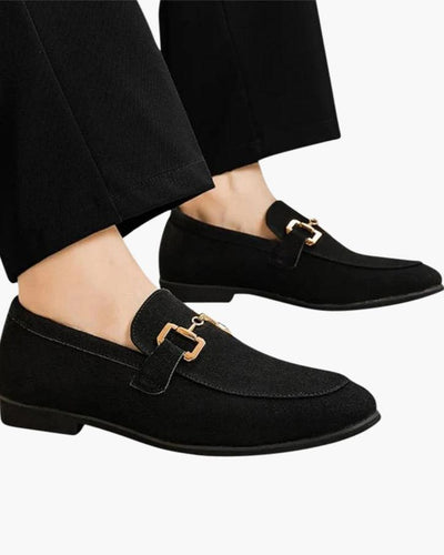 Zapatos de ante de lujo para un estilo elegante.